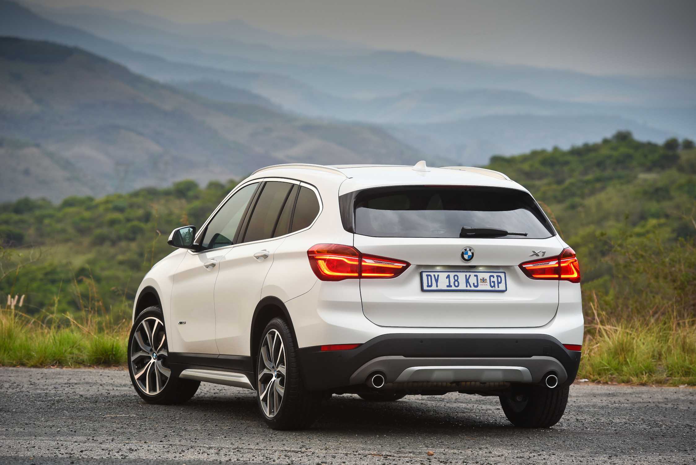 Bmw f48. BMW x1 f48 2017. BMW x1 f48 сзади. BMW x1 XLINE.