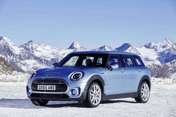 新型MINI CLUBMANのラインアップにMINI ONE CLUBMANおよびMINI COOPER S CLUBMAN ALL4を追加。