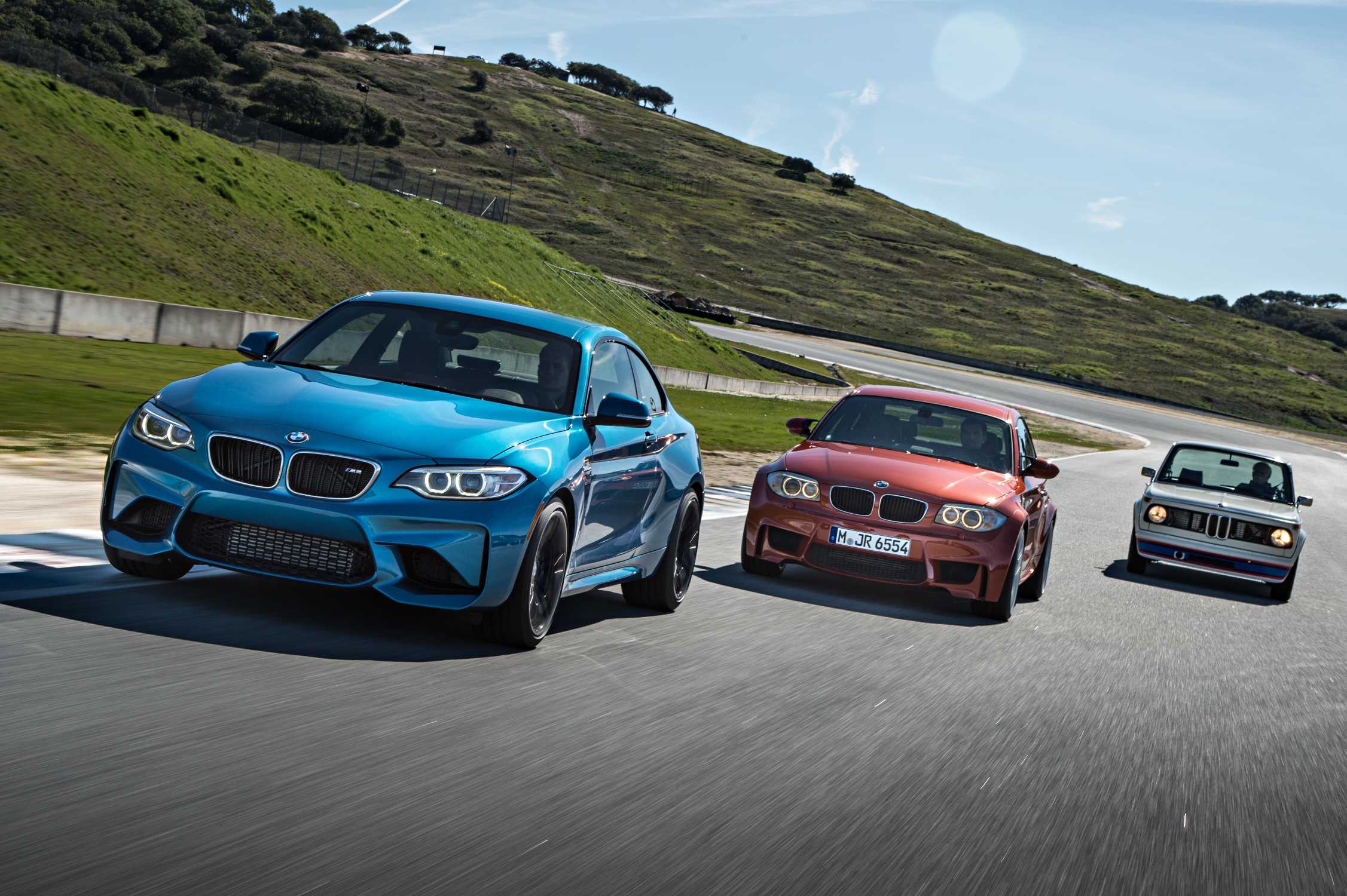 Почему bmw. BMW m2 на БМВ 1. BMW m2 vs BMW 2. BMW 14. BMW m2 old.