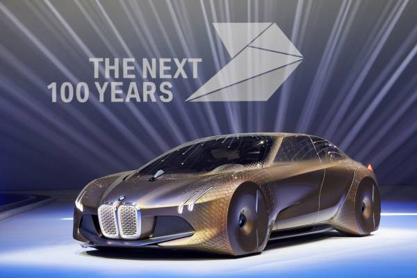 BMW GROUP THE NEXT 100 YEARS. Centenary Event in the Olympic Hall in Munich on 7 March 2016. The BMW VISION NEXT 100. (03/2016)