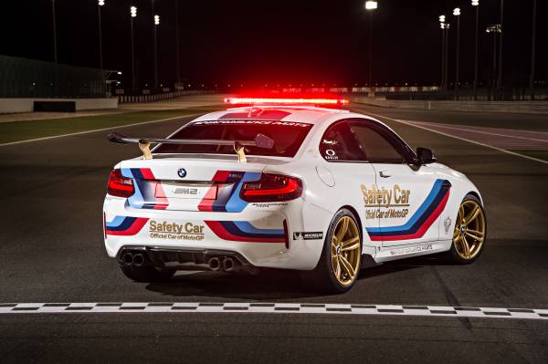  Coche Oficial de MotoGP™” BMW M comienza la temporada con el nuevo BMW M2 MotoGP Safety Car.