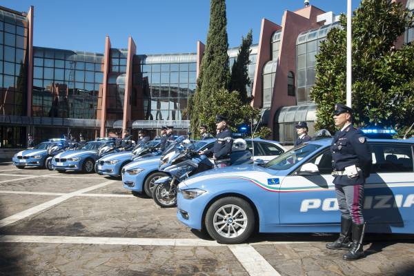 Moto elettrica per bambini con design della polizia BMW R1200 con