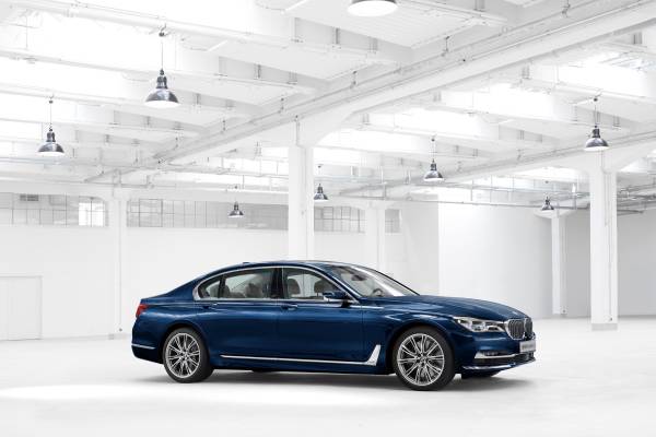 P90233985-bmw-750li-centenary-