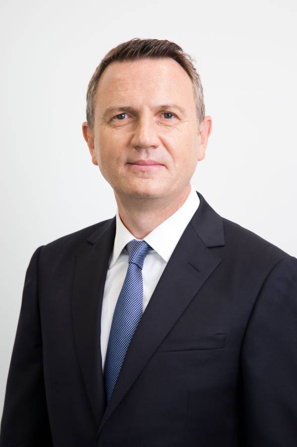 ビー・エム・ダブリュー株式会社 平成26年7月1日付で新社長にペーター