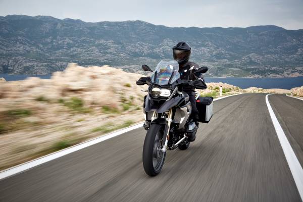  La nueva BMW R 1200 GS, la motocicleta doble propósito para viajes, más  vendida en todo el mundo, toca suelo latinoamericano.