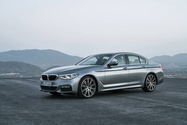 dichtheid de studie chef Online Preview van de nieuwe BMW 5 Serie. Meest innovatieve auto krijgt  innovatieve introductie.