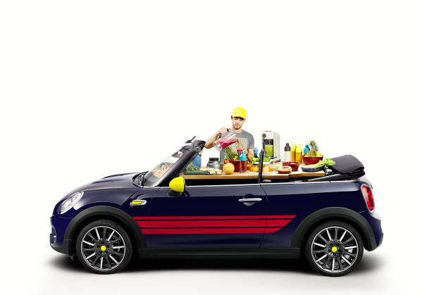 https://mediapool.bmwgroup.com/cache/P9/201703/P90252138/P90252138-mini-convertible-with-john-cooker-works-package-03-2017-599px.jpg