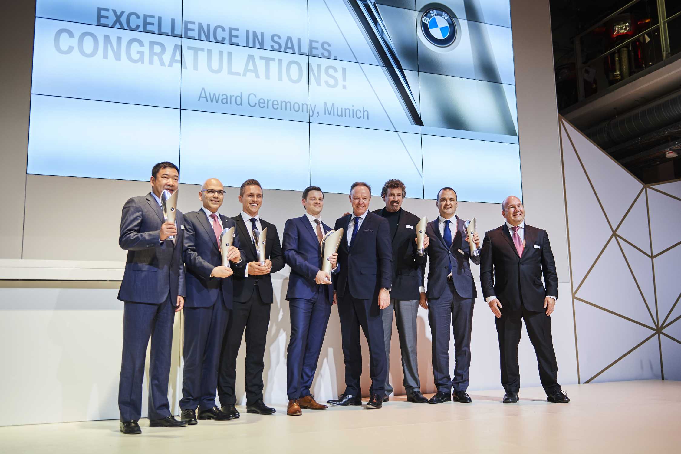 BMW zeichnete die 36 besten Händler weltweit mit dem Excellence in ...