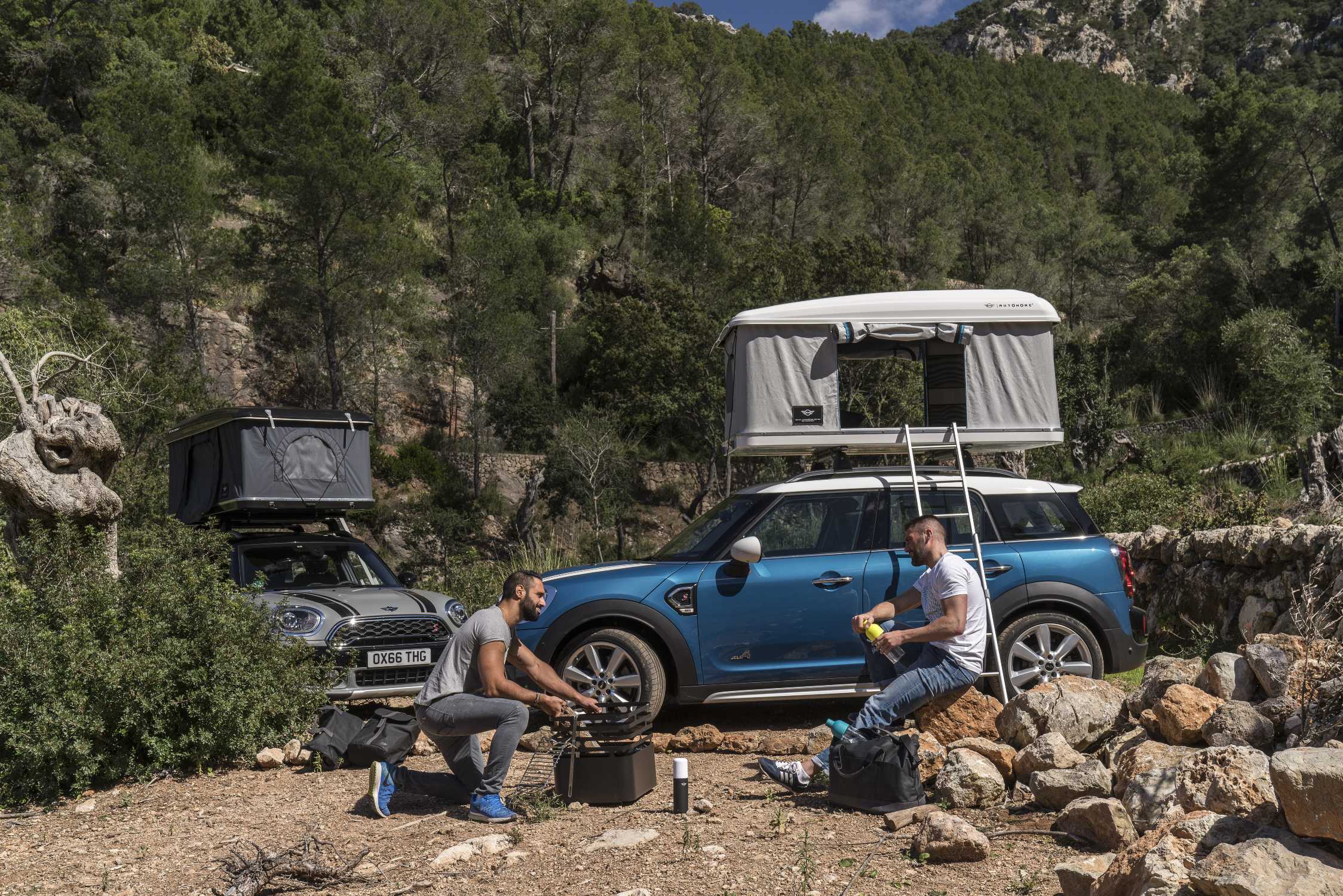 The AUTOHOME roof tent for the new MINI Countryman. (05/2017)