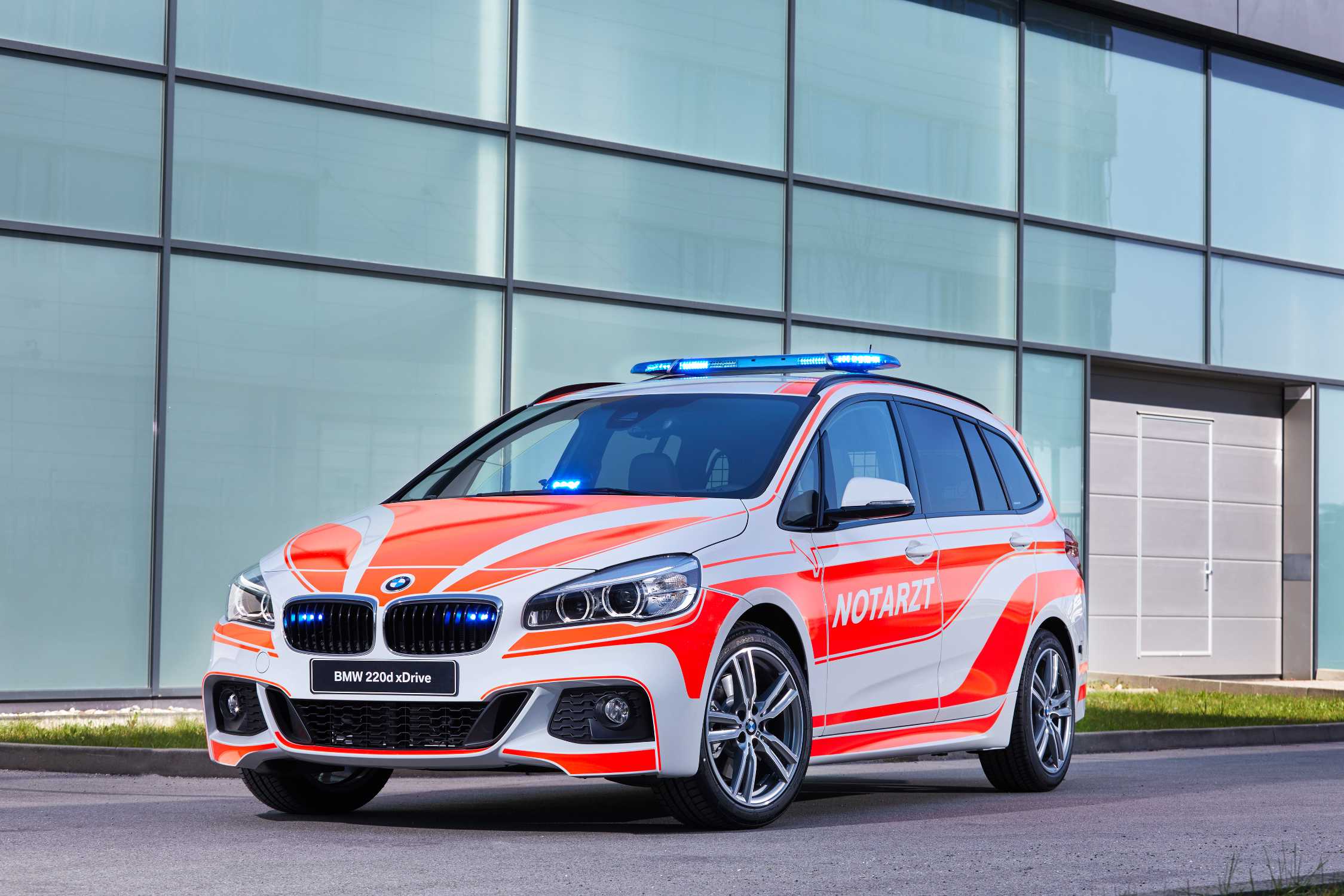 BMW-Einsatzfahrzeuge auf der RETTmobil: Bayern mit Blaulicht-Paket - AUTO  BILD