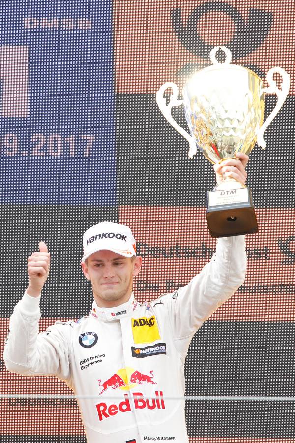 日曜日のdtmレースでbmwのウィットマンが3位表彰台を確保 スペングラー グロック ファーフス ブロンクビストもポイントを獲得