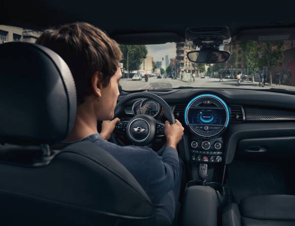 Digitaler Lifestyle bei der BMW Group: Nahtlose Fahrzeug-Integration von   Alexa in BMW und MINI.