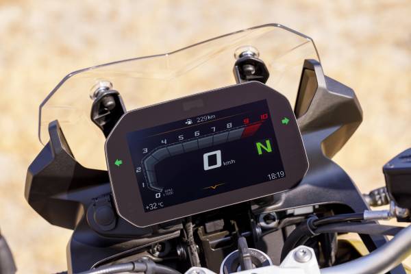 BMW Motorrad lança sistema de navegação Navigator VI