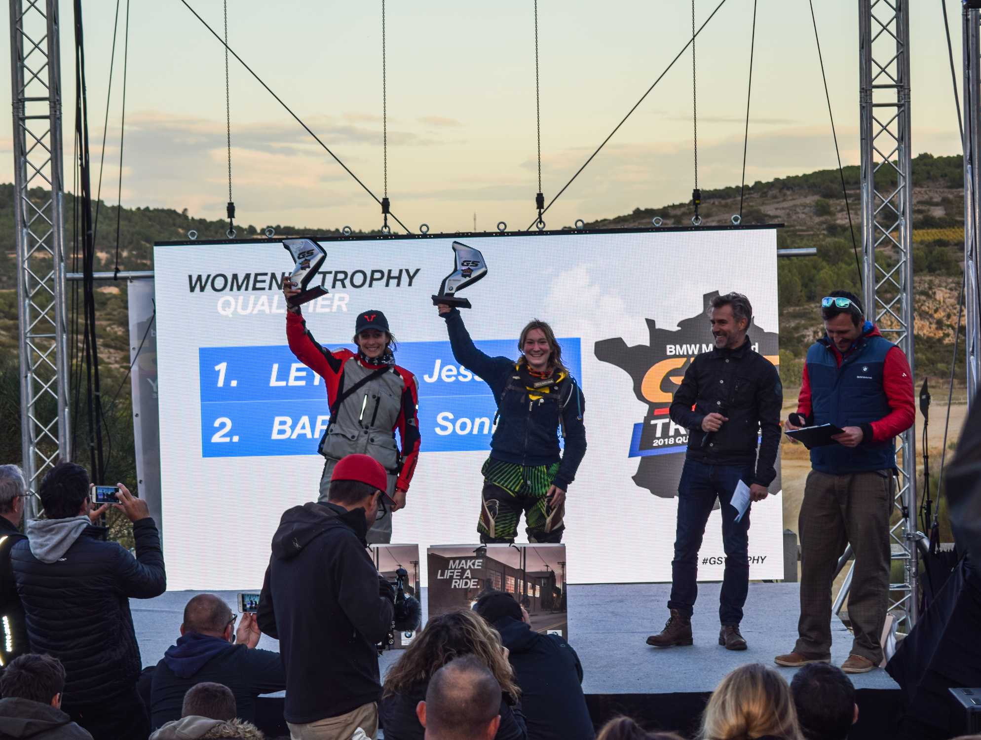 The Belgian Jessica Leyne wins the French qualifying challenge for the BMW GS Trophy (10/2017)