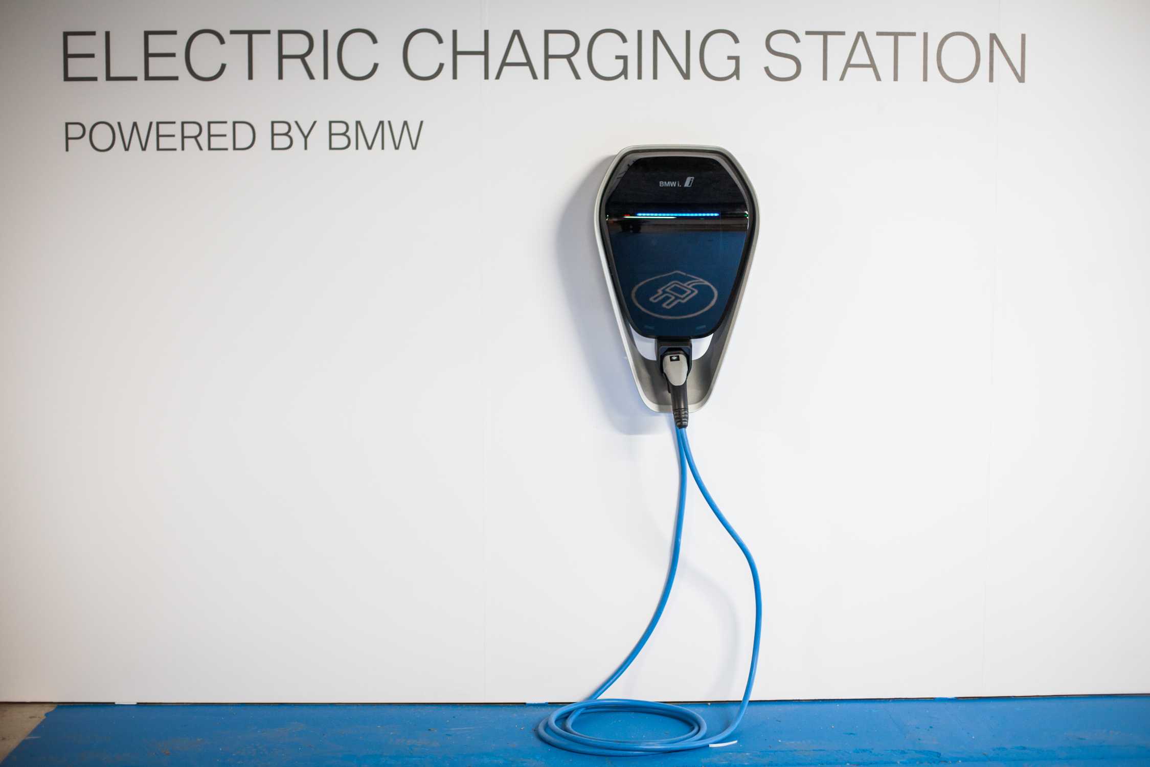 BMW i charging stations at Băneasa Shopig City Mall, Bucharest (12/2017)