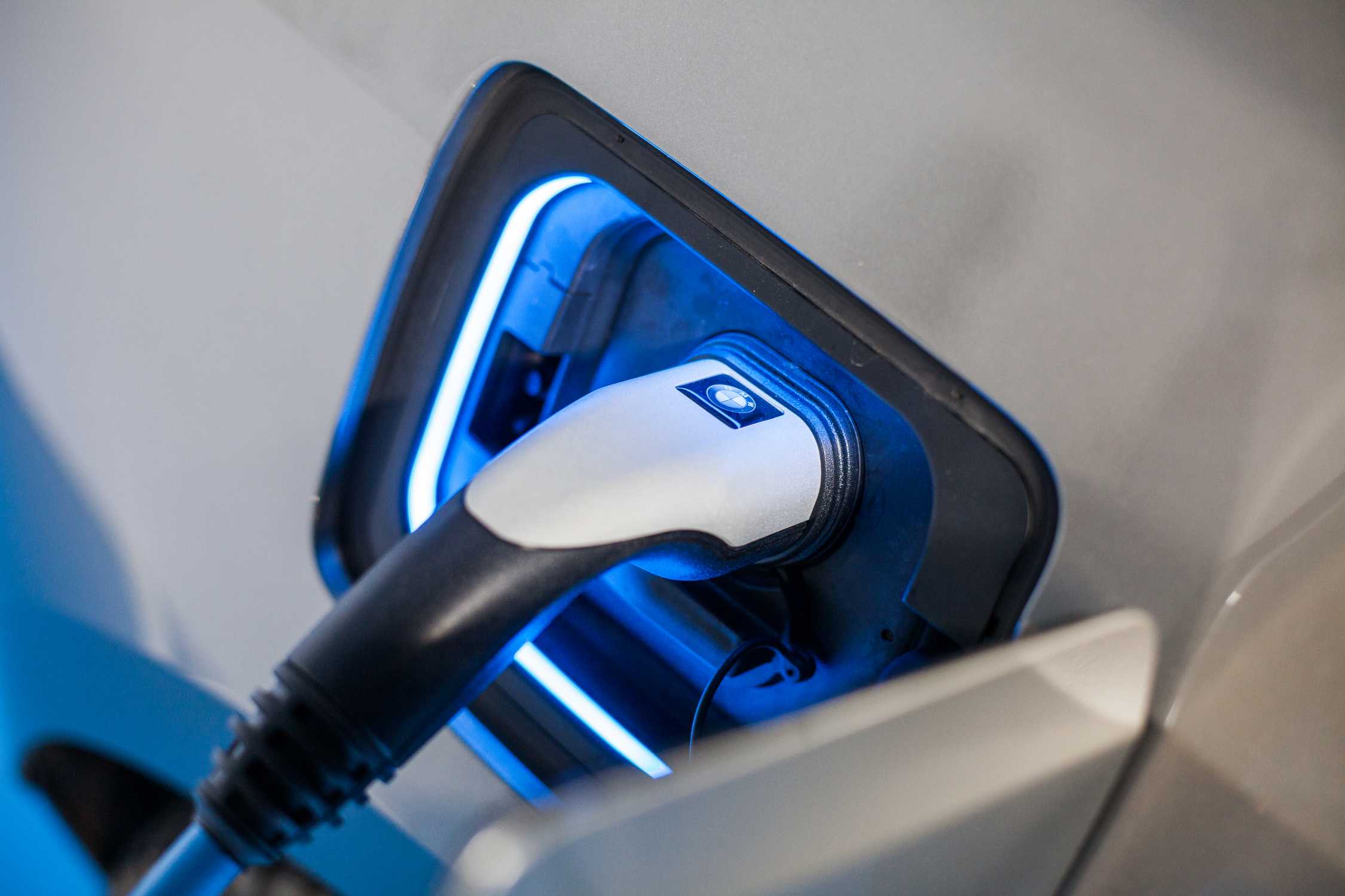 BMW i charging stations at Băneasa Shopig City Mall, Bucharest (12/2017)