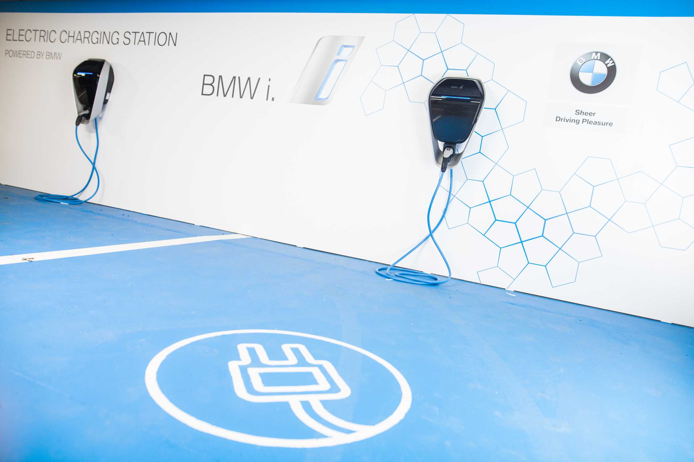 BMW i charging stations at Băneasa Shopig City Mall, Bucharest (12/2017)