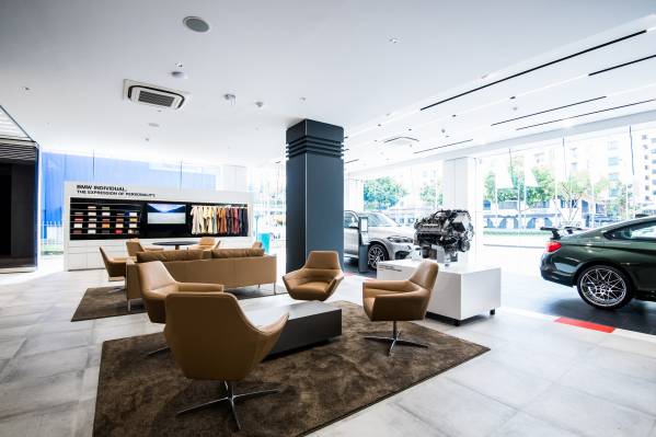 BMW M increases number of exclusive showrooms worldwide.