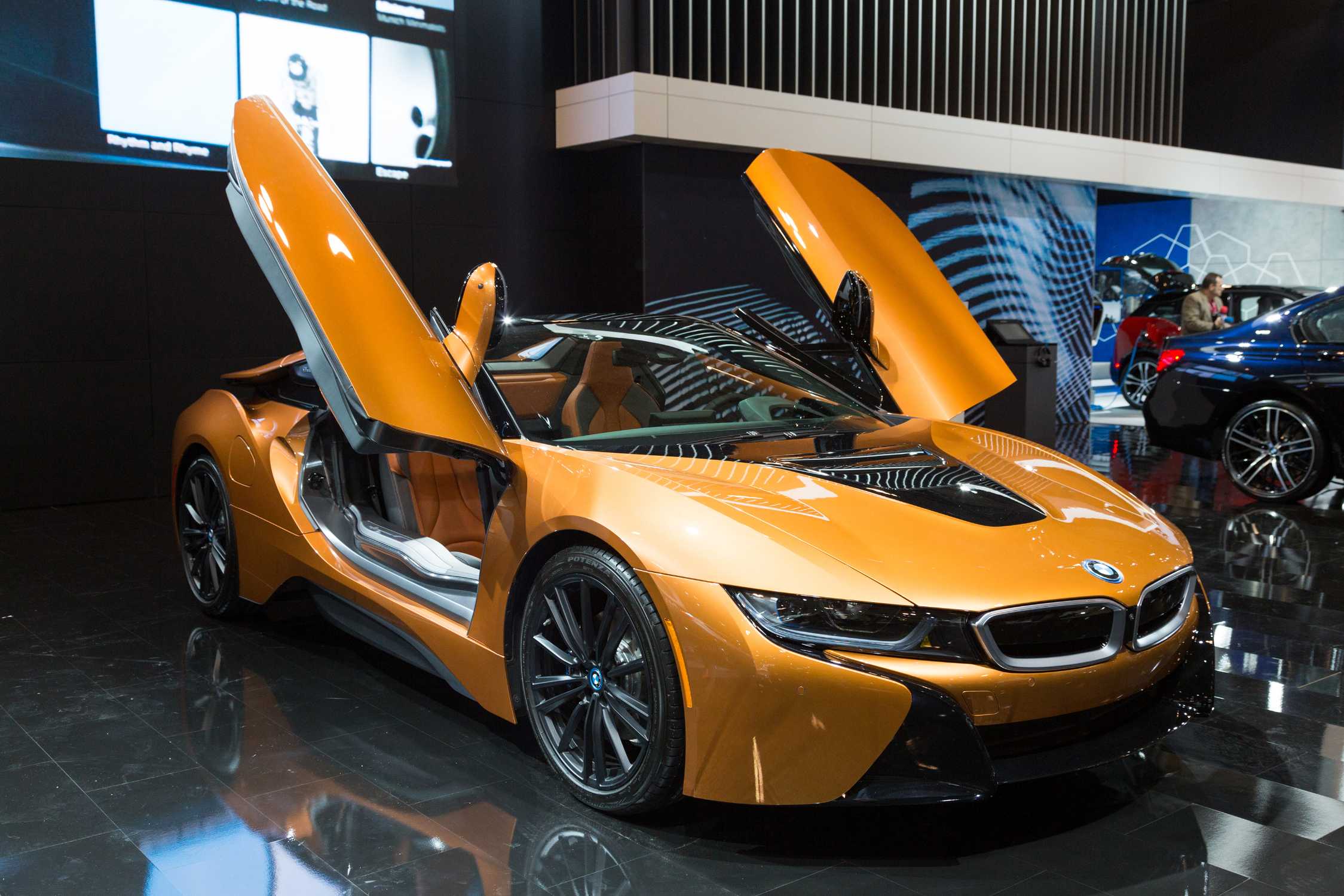 BMW presents the Canadian premiere of the all-new BMW i8 Roadster (03/2018)