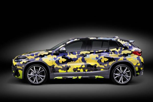 https://mediapool.bmwgroup.com/cache/P9/201803/P90297904/P90297904-the-new-bmw-x2-with-exclusive-digital-camo-accessory-wrapping-04-2018-600px.jpg