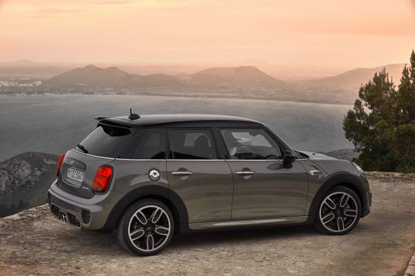 MINI Cooper S 5 door (03/18)