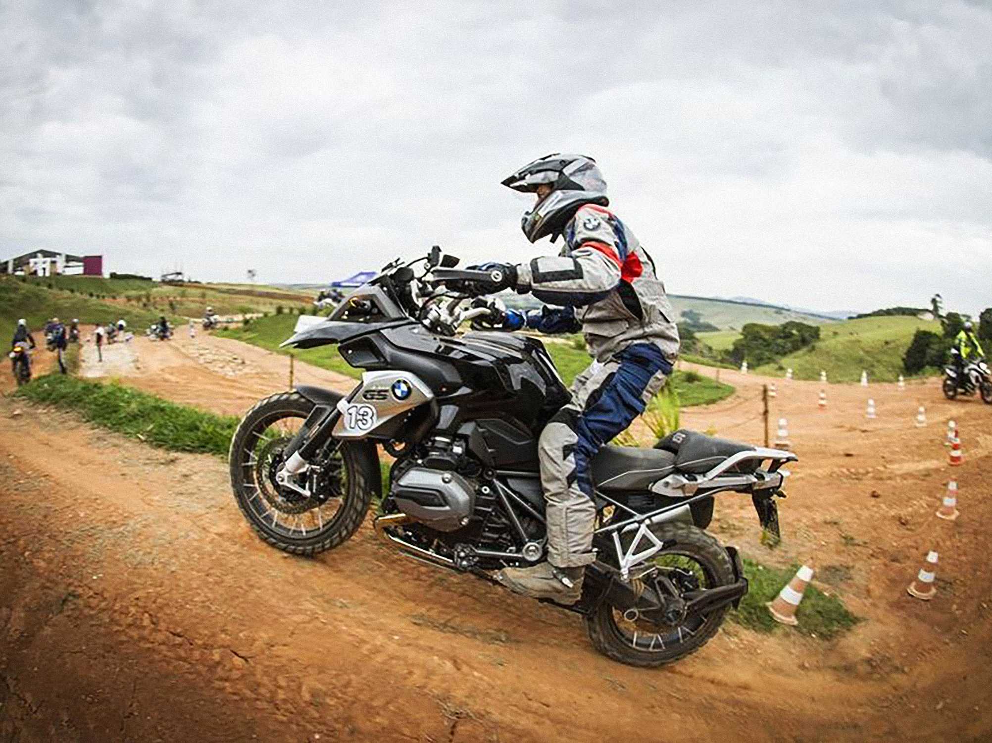 BMW Rider Experience inicia temporada 2019 P90299800-the-caption-can-be-bmw-motorrad-rider-experience-2018-04-2018-2004px