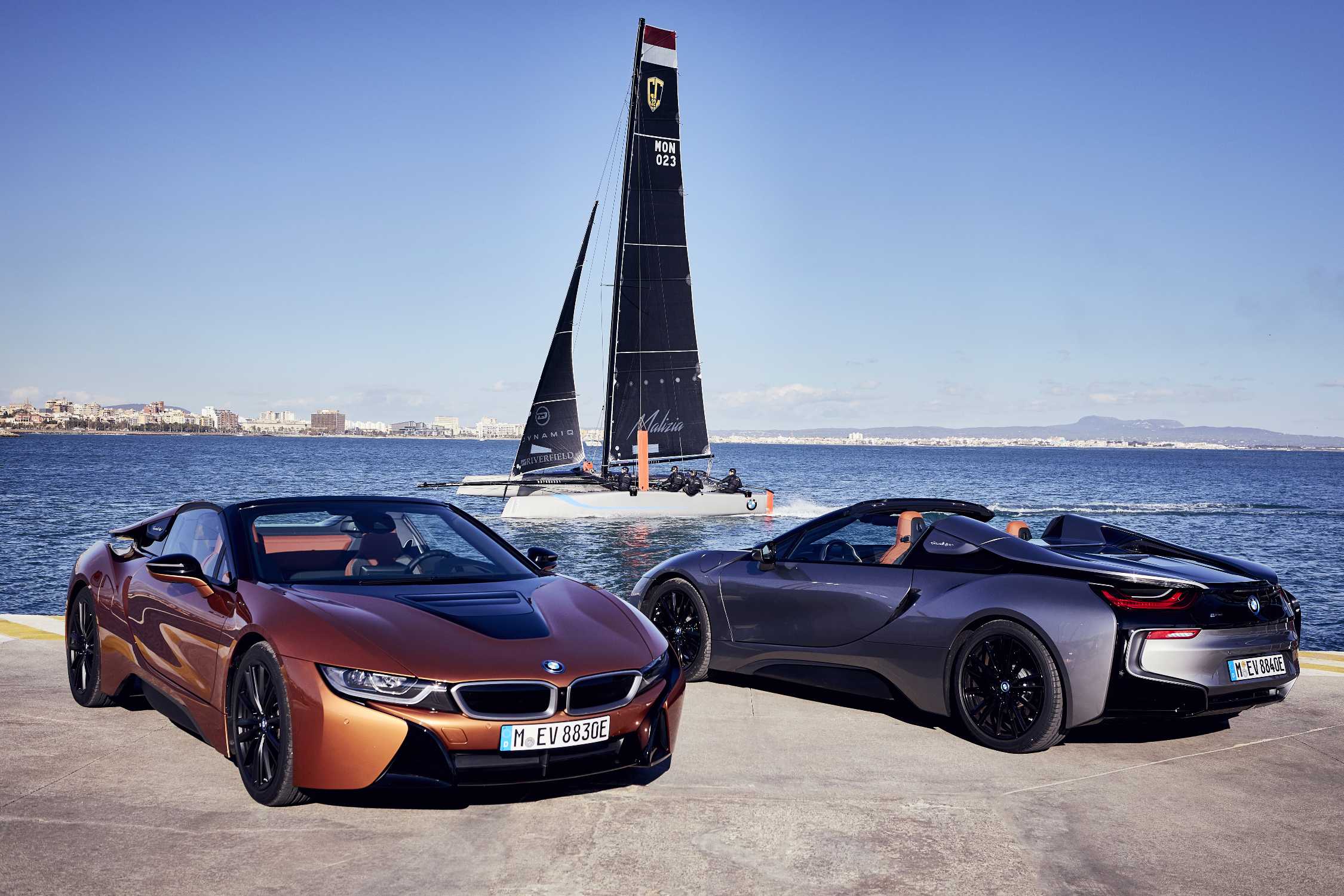 Luxury sports. BMW i8 Roadster Black. BMW i8 Roadster Majorca. BMW i8 Roadster черный. BMW i8 Roadster Lambo.