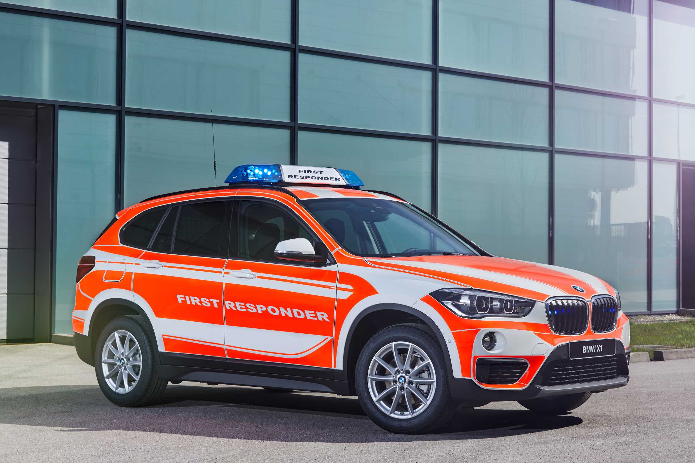 The BMW X1 xDrive20d for operations management (05/2018).