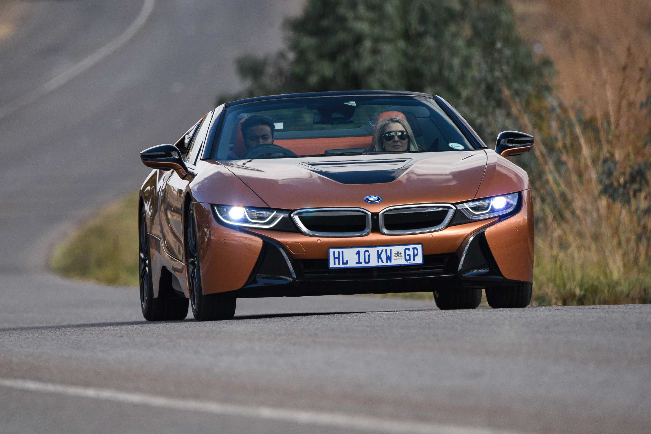 BMW i8 Р±РѕРєРѕРј