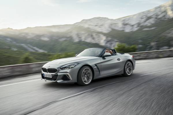 https://mediapool.bmwgroup.com/cache/P9/201808/P90318604/P90318604-the-new-bmw-z4-roadster-09-2018-600px.jpg