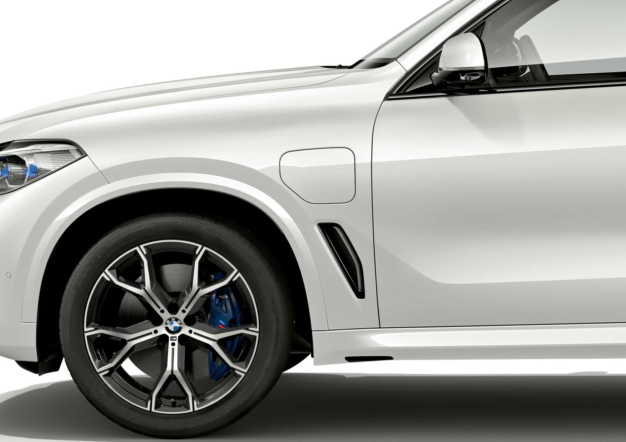 The new BMW X5 xDrive45e iPerformance. (09/2018)