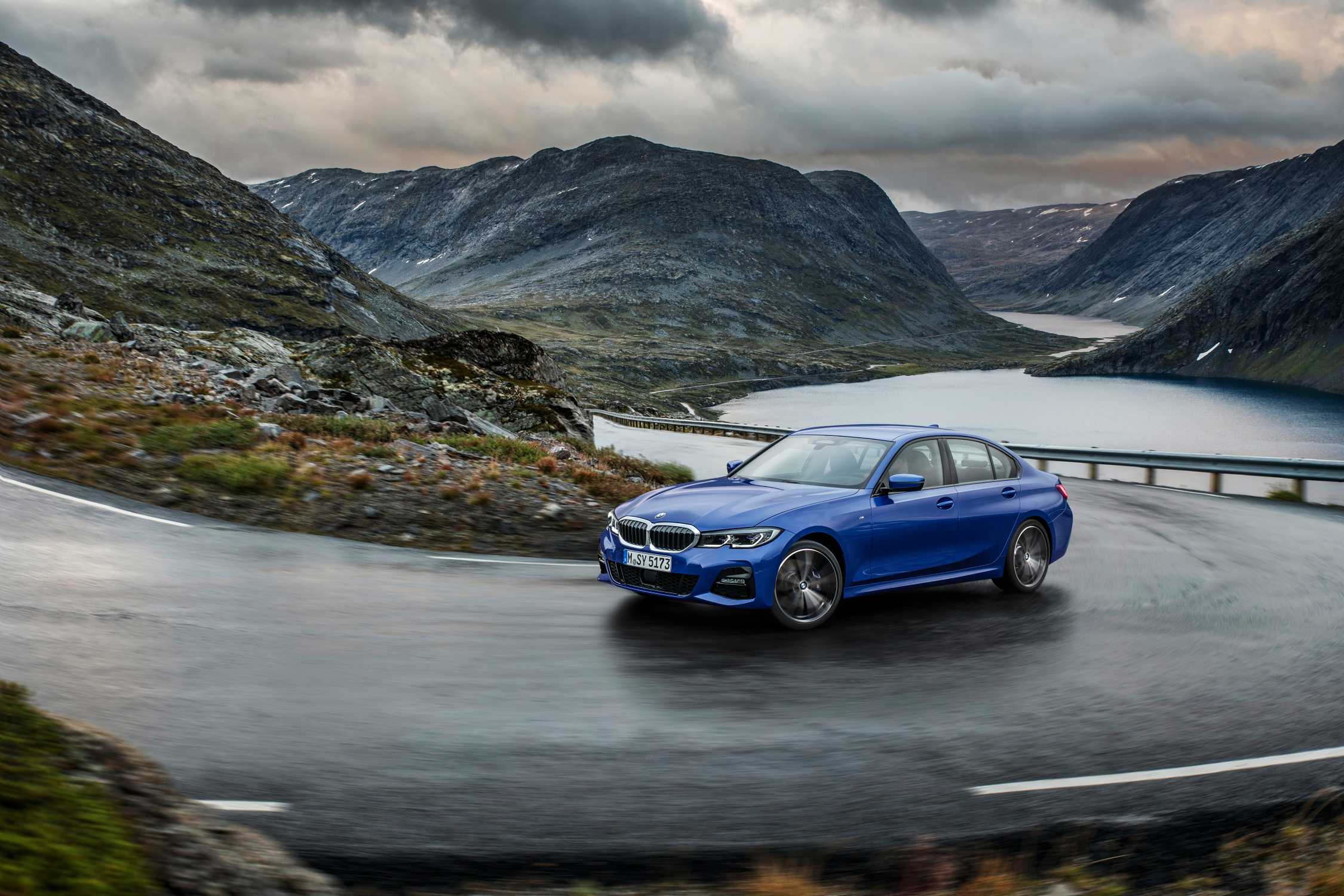 The all-new BMW 3 Series Sedan, Model M Sport, Portimao blue metallic, Rim 19” Styling 791 M (10/2018).