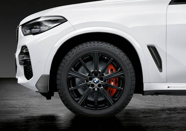 The new BMW X5 with M Performance Parts.