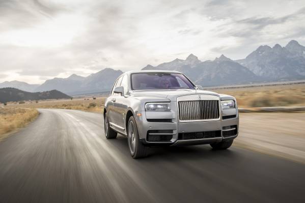 Rolls-Royce achieves sales record in 2022