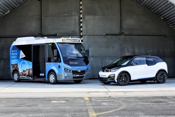  BMW i también promueve la electromovilidad en el transporte público local.