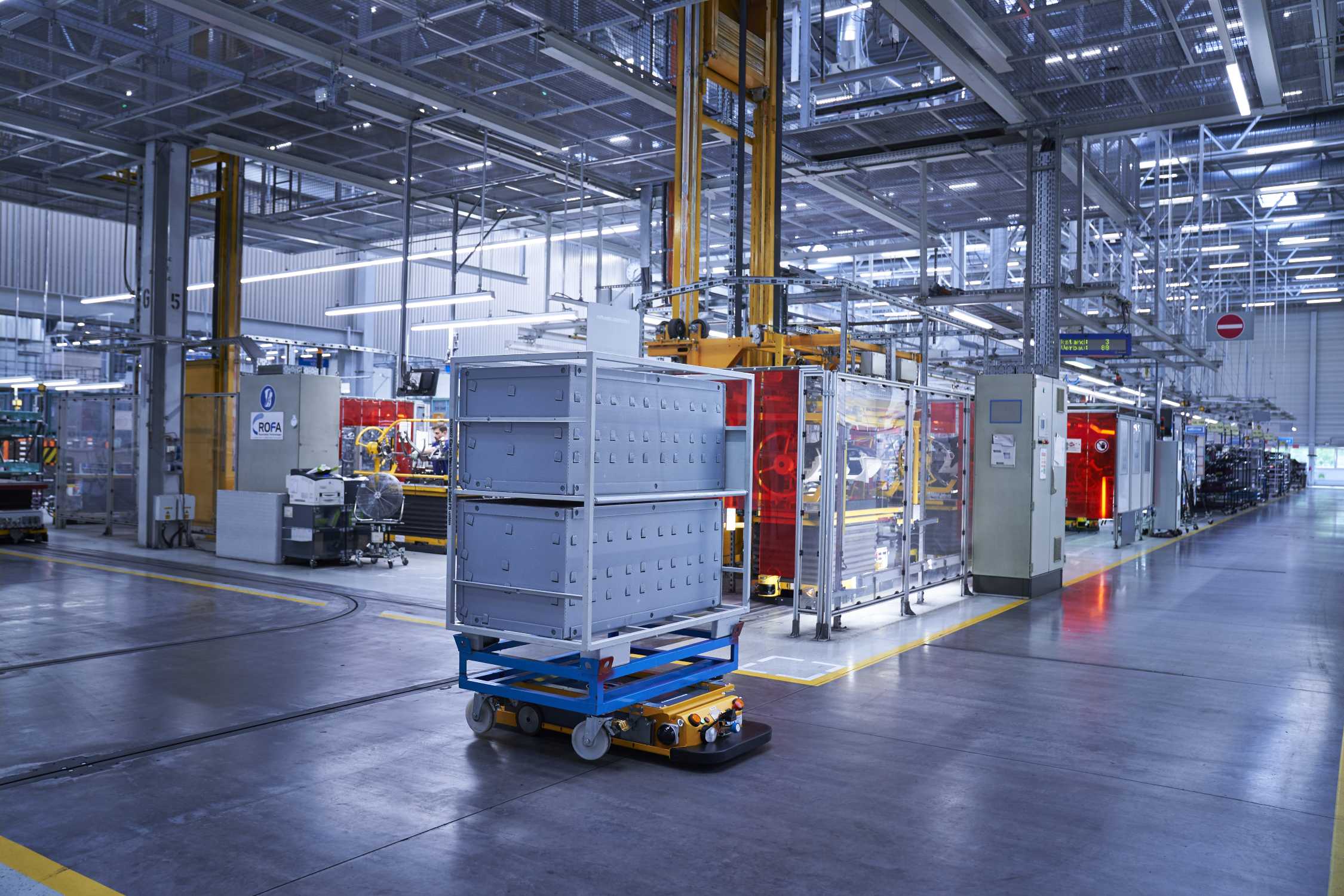 Smart Transport Robot at BMW Group Plant Regensburg (11/2018)