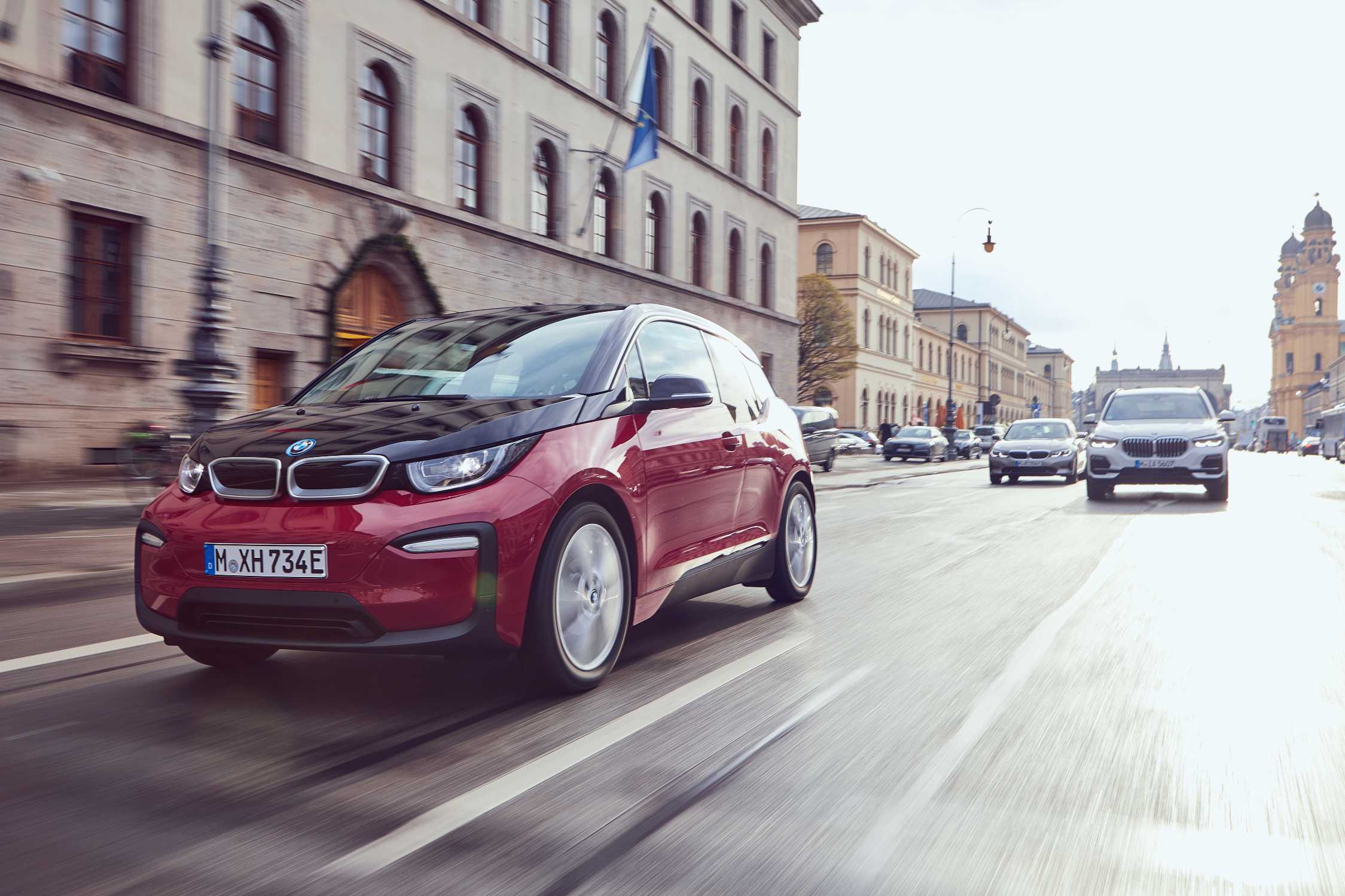 The BMW i3s, the BMW X5 xDrive45e and  the BMW 330 Sedan (03/2019).