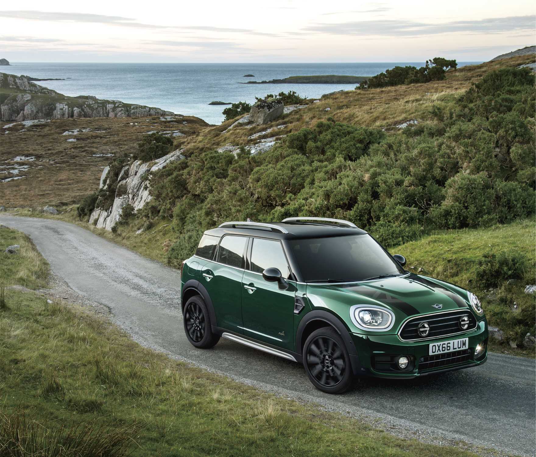 限定車MINI Crossover Norfolk Editionを発売