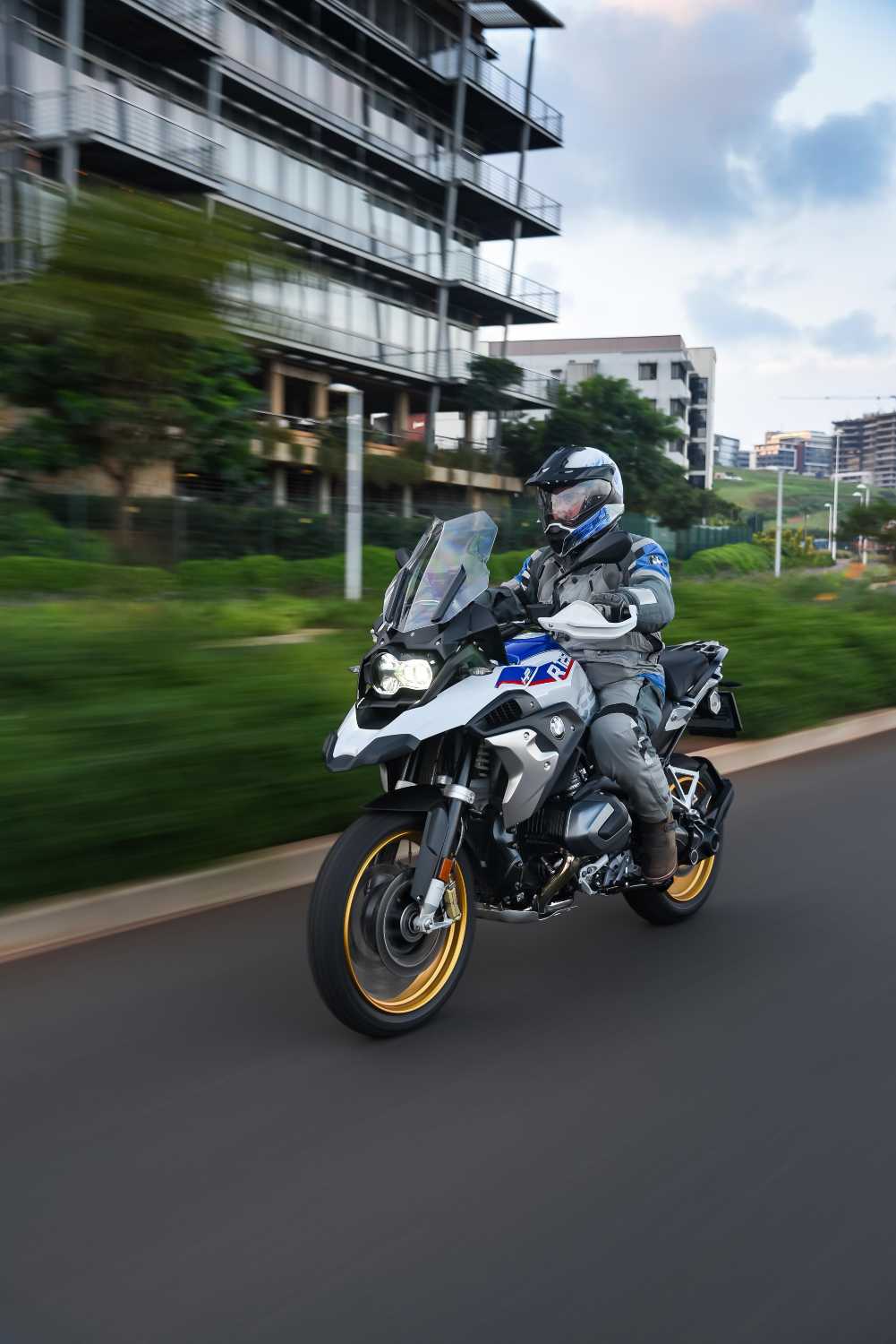 The new BMW R 1250 GS and the new BMW R 1250 GS Adventure in South ...