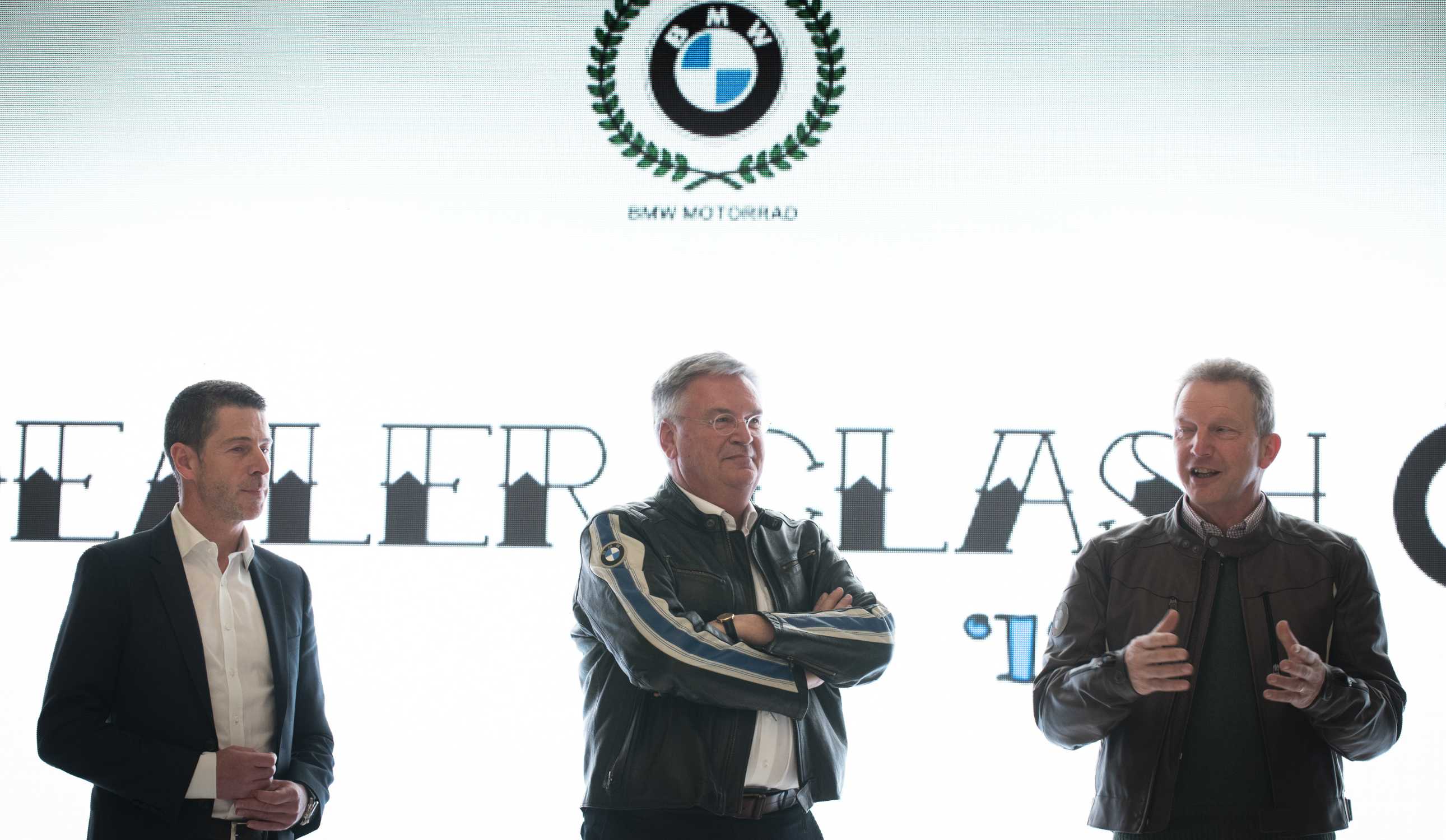 BMW Motorrad Dealer Clash 2019 – management BMW Motorrad Belux congratulating all participants on their masterpieces in the BMW Brand Store Brussels