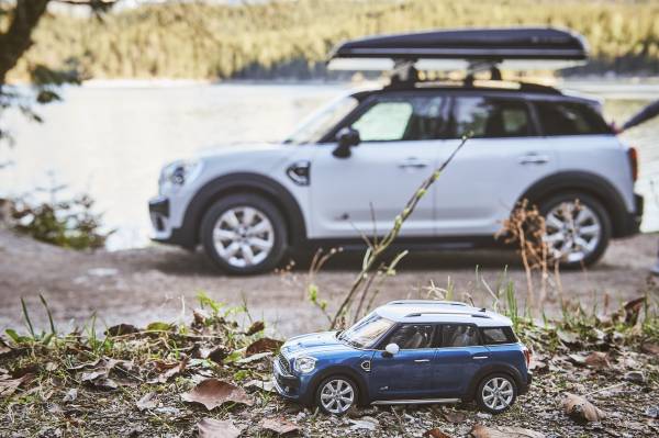 mini countryman miniature