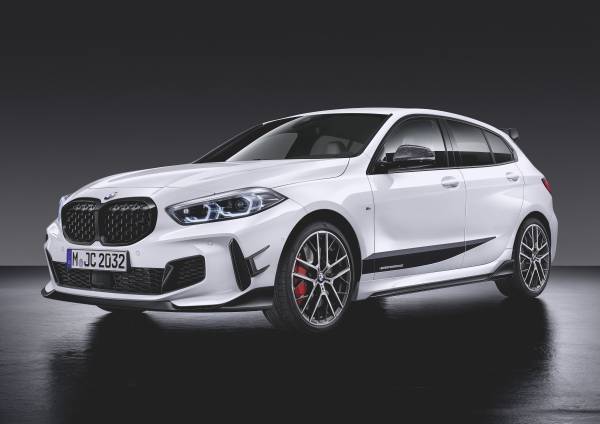 https://mediapool.bmwgroup.com/cache/P9/201905/P90350987/P90350987-the-all-new-bmw-1-series-with-m-performance-parts-05-2019-600px.jpg