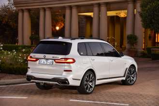 Additional Pictures Bmw X7 M50d And Bmw X7 Xdrive30d In