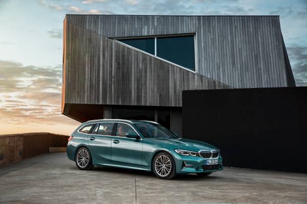 BMW Serie 3 Touring - Catalogo e listino prezzi BMW Serie 3 Touring 