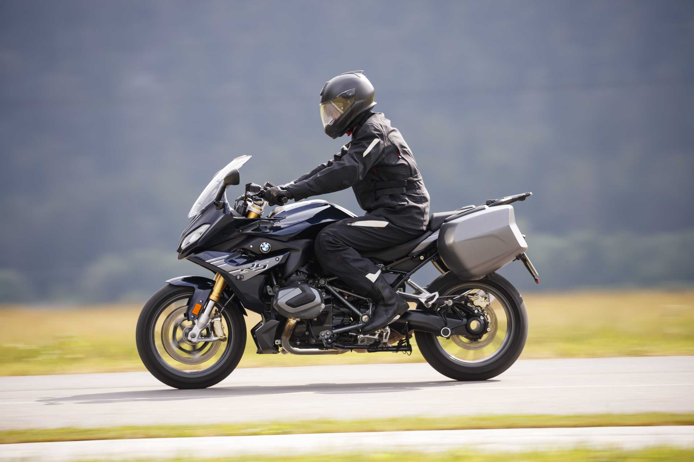 Bmw Motorrad Usa Announces Pricing Features Packages And Options For Bmw R 1250 R Rs Models