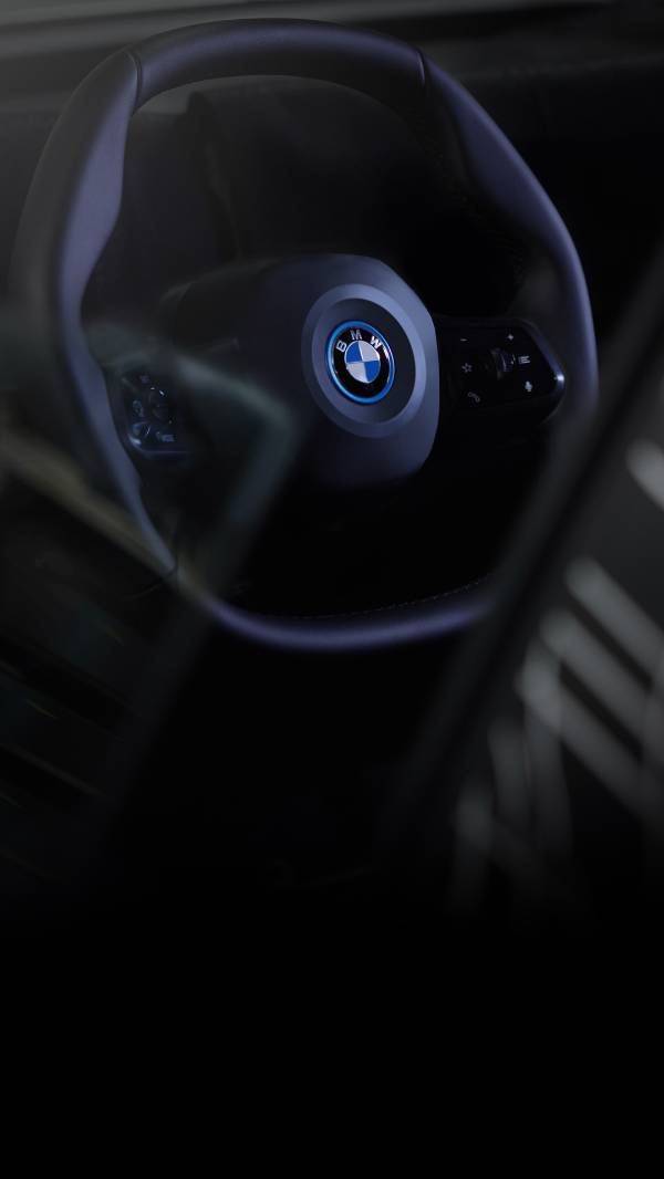  Todo bajo control, todo a la vista el volante poligonal en el BMW iNEXT.