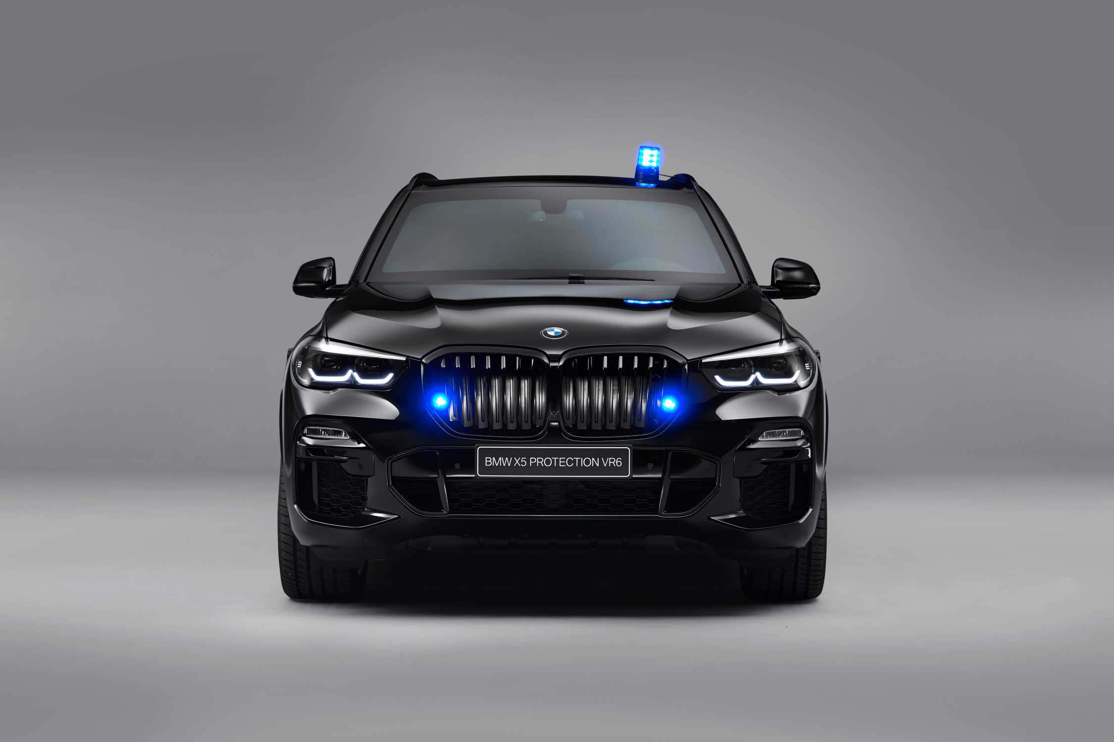 Uncompromising protection and superiority: The new BMW X5 Protection VR6.