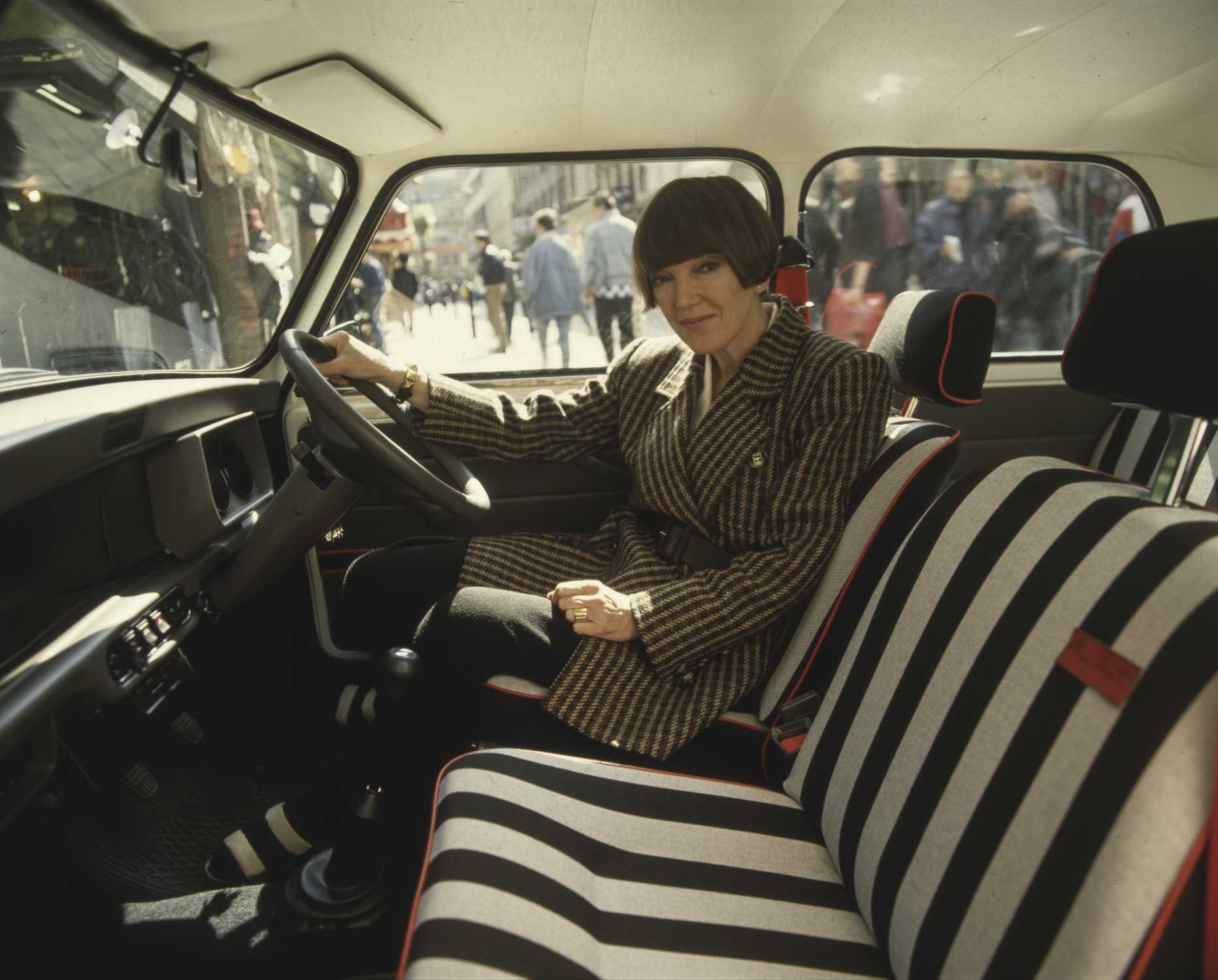 Mary Quant, pictured in her special edition ‚Mini Designer‘, 1988 (08/2019).
(Photo by BMW AG – BMW Group Archiv)