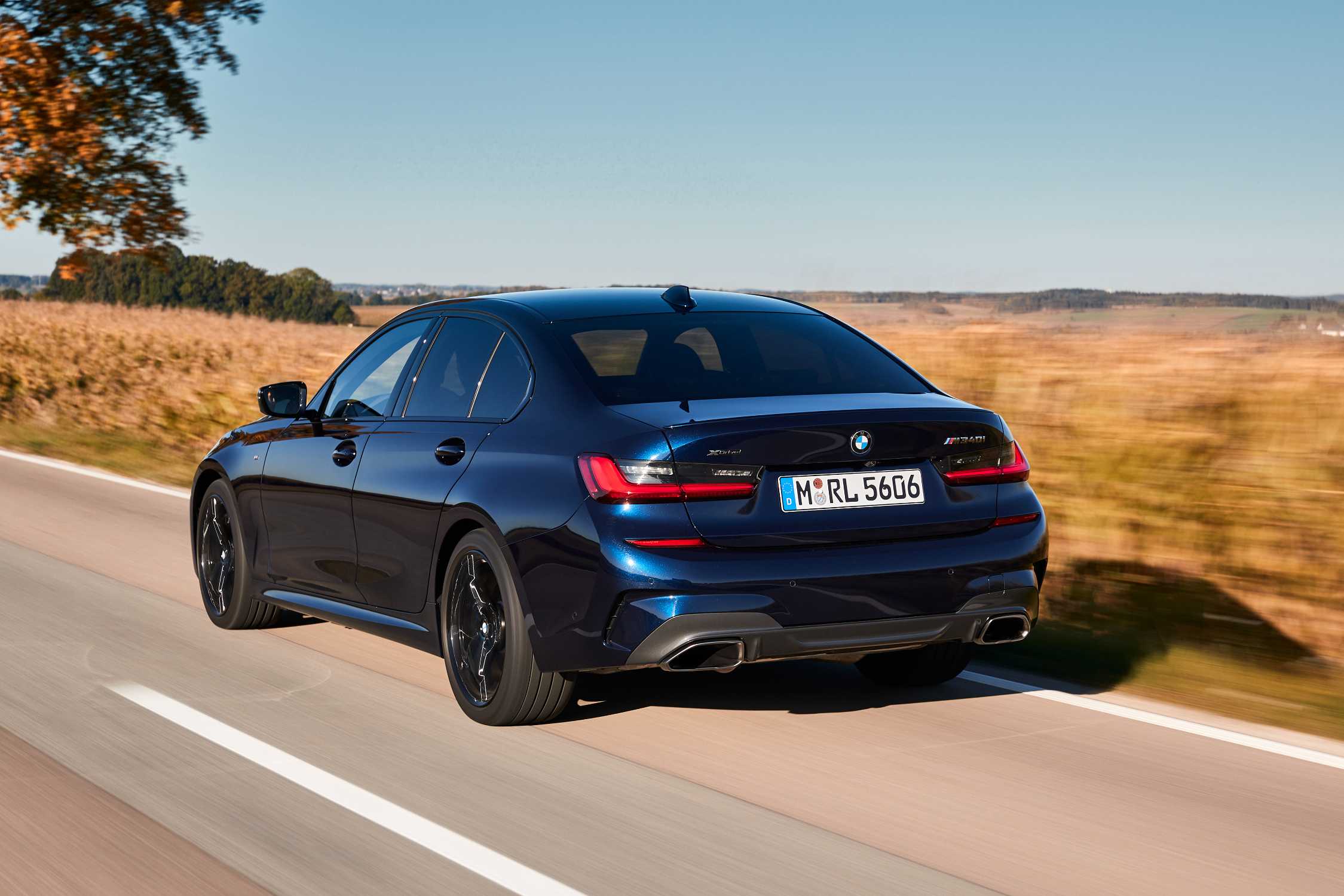 The new BMW M340i xDrive Sedan, Tanzanite blue metallic (10/2019).