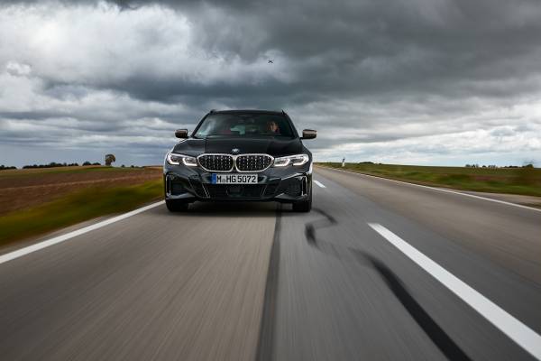 Power and athleticism: the all new BMW M340i xDrive Touring celebrates its  launch in New Zealand